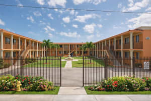 420 10th Street, Miami, FL 33136 - MLS#B26012545