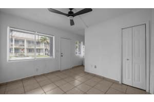 420 10th Street, Miami, FL 33136 - MLS#B26012549