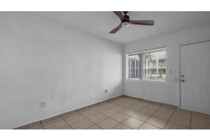 420 10th Street, Miami, FL 33136 - MLS#B26012549