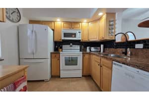 2801 Somerset Drive, Lauderdale Lakes, FL 33311 - MLS#B26012590