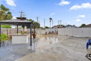 7635 168th Terrace, Hialeah, FL 33015 - MLS#B26012592