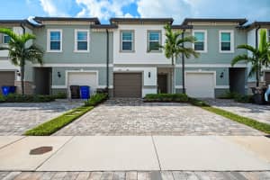 3248 Watercress Drive, Lauderdale Lakes, FL 33311 - MLS#B26012597