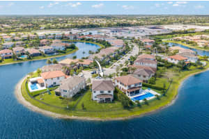 8691 Lakeside Bend, Parkland, FL 33076 - MLS#B26012631