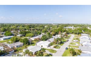 445 19th Place, Vero Beach, FL 32960 - MLS#B26012632