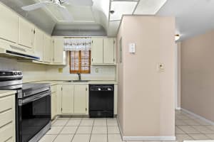 3001 Rolling Hills Circle, Davie, FL 33328 - MLS#B26012656