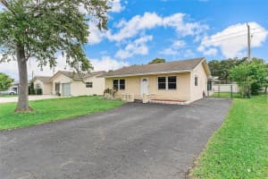 9804 70th Street, Tamarac, FL 33321 - MLS#B26012726