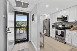 6 Royal Palm Way, Boca Raton, FL 33432 - MLS#B26012861