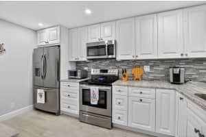 6 Royal Palm Way, Boca Raton, FL 33432 - MLS#B26012861