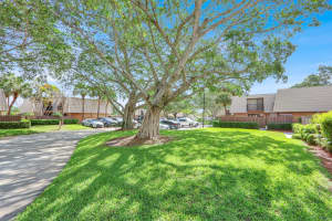 6605 66th Way, West Palm Beach, FL 33409 - MLS#B26012867