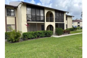 331 Knotty Pine Circle B-2, Greenacres, Fl 33463, Greenacres