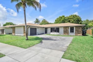 1820 17th Ct Court, Lake Worth Beach, FL 33460 - MLS#B26012908