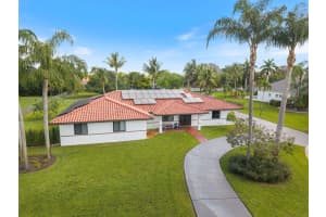 13821 Alexandria Court, Davie, FL 33325 - MLS#B26012919