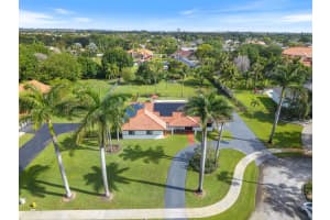 13821 Alexandria Court, Davie, FL 33325 - MLS#B26012919