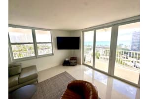 1 Las Olas Circle, Fort Lauderdale, FL 33316 - MLS#B26012984