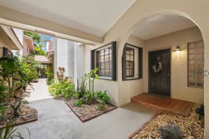 905 12th Court, Fort Lauderdale, FL 33316 - MLS#B26012987