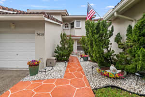 7438 Pinewalk Dr Drive, Margate, FL 33063 - MLS#B26013015