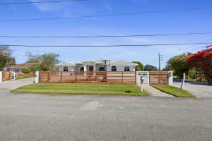 13621 16th Street, Davie, FL 33325 - MLS#B26013154