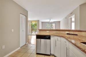 310 Villa Circle, Boynton Beach, FL 33435 - MLS#B26013238