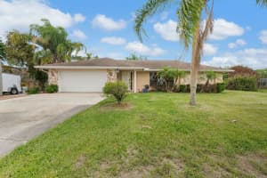 1096 54th Avenue, Vero Beach, FL 32966 - MLS#B26013320