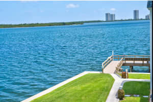 111 Shore Court, North Palm Beach, FL 33408 - MLS#B26013353