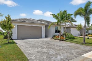12522 Emerald Estuary Terrace, Port Saint Lucie, FL 34987 - MLS#B26013461