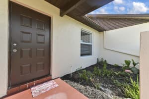 8495 Lake Point Court, Lake Worth, FL 33467 - MLS#B26013477