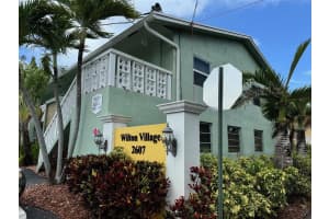 2607 NE 8th Ave APT 3, Wilton Manors, FL 33334, - MLS#B26013484