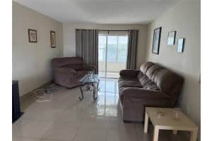 8135 Sunrise Lakes Boulevard, Sunrise, FL 33322 - MLS#B26013505