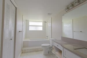 8632 Bridle Path Court, Davie, FL 33328 - MLS#B26013523
