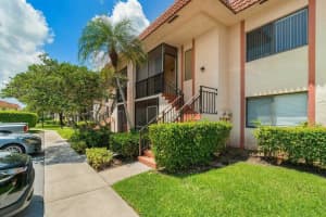 341 Lakeview Drive, Weston, FL 33326 - MLS#B26013611