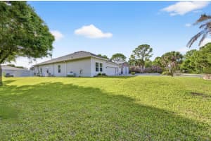 8236 100th Avenue, Vero Beach, FL 32967 - MLS#B26013629