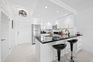 400 Federal Highway, Deerfield Beach, FL 33441 - MLS#B26013686