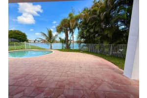 1324 Beacon Circle, Wellington, FL 33414 - MLS#B26013706