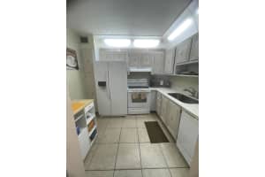 2821 Somerset Drive, Lauderdale Lakes, FL 33311 - MLS#B26013711