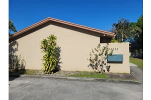 2227 Monroe Street, Hollywood, FL 33020 - MLS#B26013767