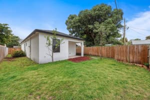 633 55th Street, West Palm Beach, FL 33407 - MLS#B26013816