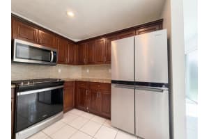 73 Gables Boulevard, Weston, FL 33326 - MLS#B26013842