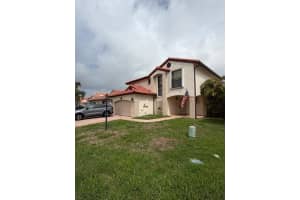 15061 Norfolk Lane, Davie, FL 33331 - MLS#B26013928
