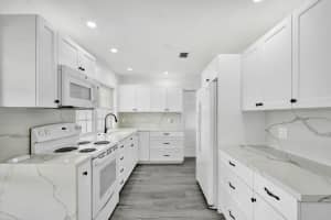 9366 23rd Street, Pembroke Pines, FL 33024 - MLS#B26013958