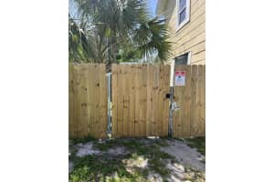 321 11th Street, Fort Pierce, FL 34950 - MLS#B26013985