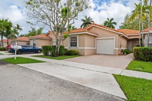 13050 5th Street, Pembroke Pines, FL 33028 - MLS#B26014085