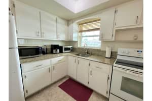 2825 Crosley Dr Drive, West Palm Beach, FL 33415 - MLS#B26014110
