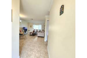 2825 Crosley Dr Drive, West Palm Beach, FL 33415 - MLS#B26014110