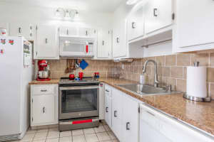 2801 Somerset Drive, Lauderdale Lakes, FL 33311 - MLS#B26014162