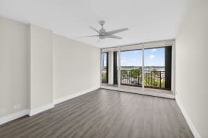 136 Lakeshore Drive, North Palm Beach, FL 33408 - MLS#B26014250