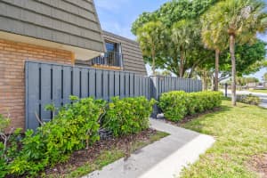 3611 36th Way, West Palm Beach, FL 33407 - MLS#B26014297