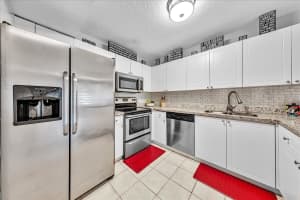 8715 Cleary Boulevard, Plantation, FL 33324 - MLS#B26014313