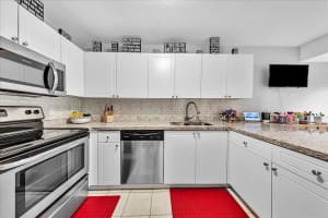 8715 Cleary Boulevard, Plantation, FL 33324 - MLS#B26014313