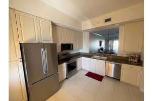 13 Harbour Isle Drive, Fort Pierce, FL 34949 - MLS#B26014402