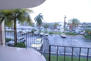 460 Paradise Isle Boulevard, Hallandale Beach, FL 33009 - MLS#B26014465